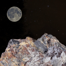 Sterne mit Gebirge und Mond